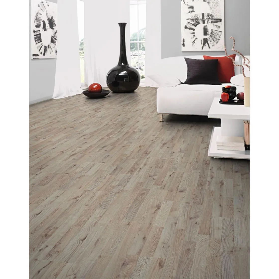 Laminatboden Eiche SB hell 6 mm 137,6 x 19,3 cm ^ Basic New