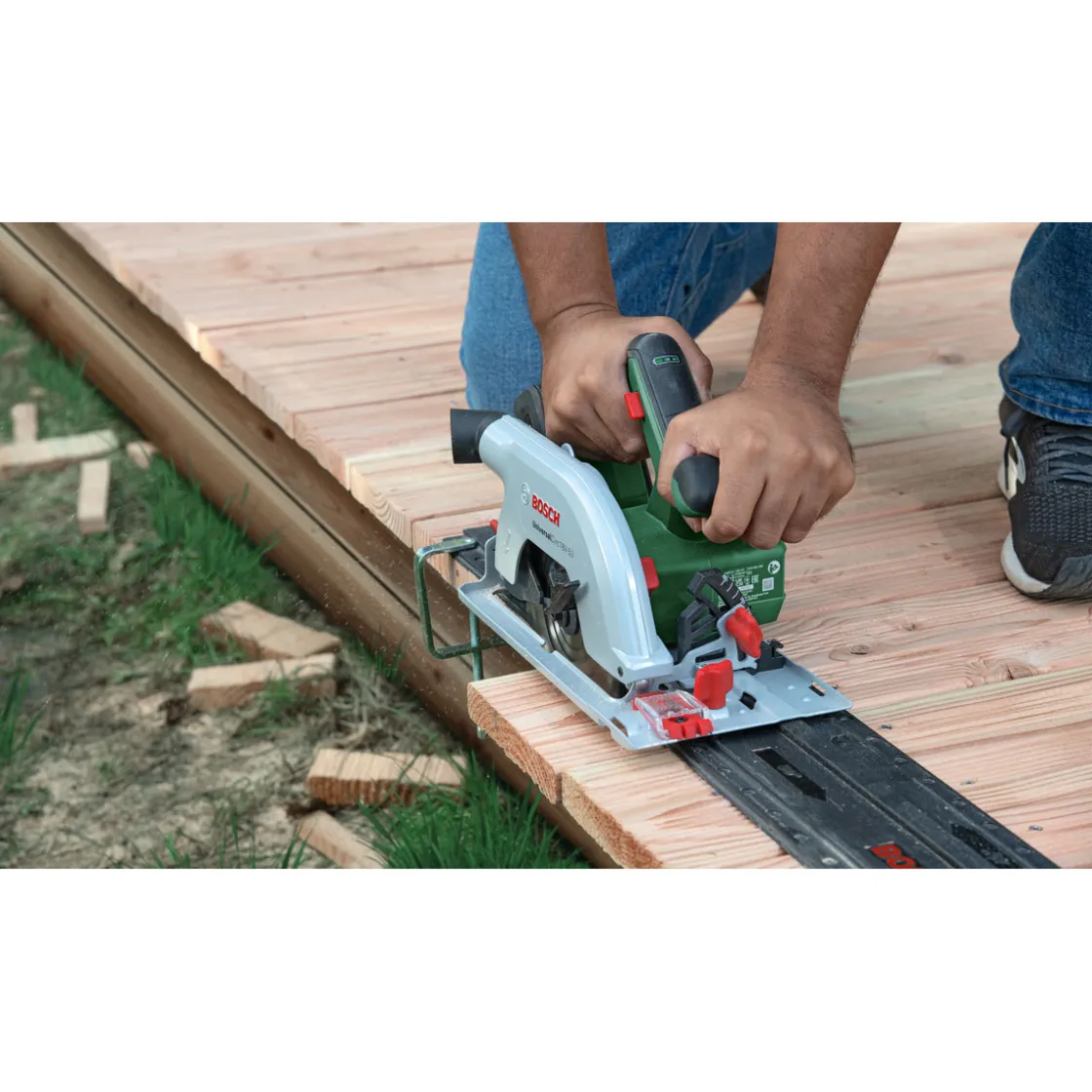 Akku- Kreissäge Universalcirc 18V-53 solo ^ Bosch Discount