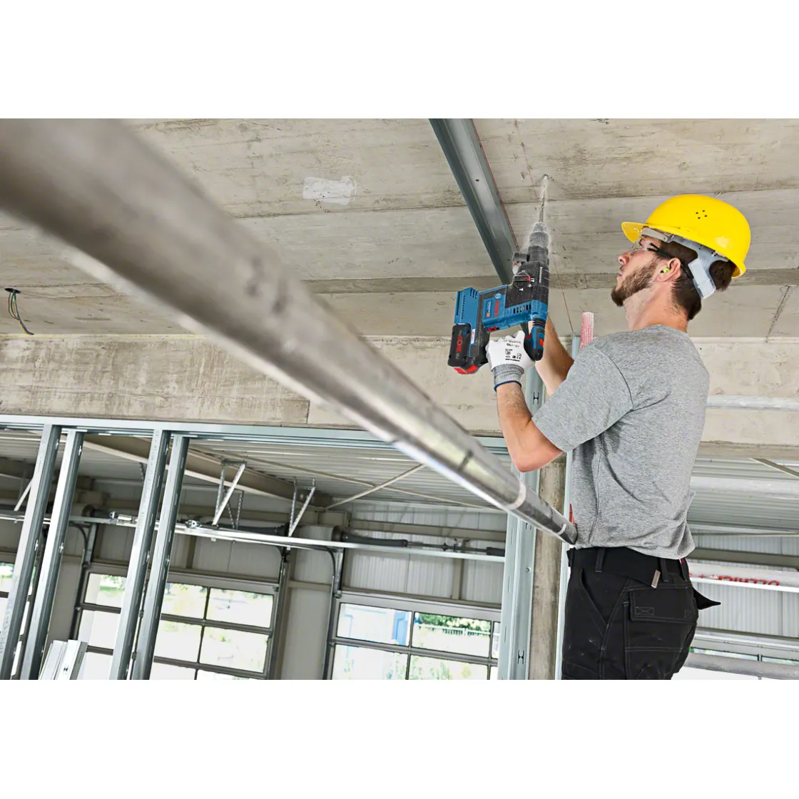 Akku- Bohrhammer GBH 18V- 26 Solo inkl. L-Boxx 136 und Zusatzhandgriff ^ Bosch Professional Hot