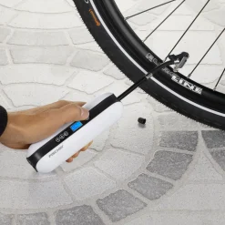 Akku-Kompressor mit Powerbank ^ Fischer Bikes New