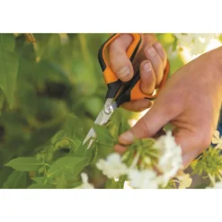 Gartenschere Solid Universal-SP150 ^ Fiskars