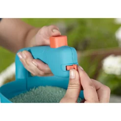 Handstreuer M für Dünger und Salz ^ Gardena New