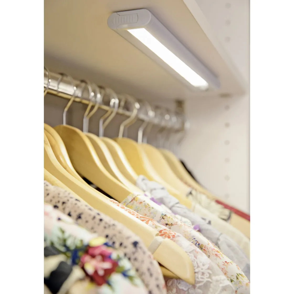 Linear LED-Unterbauleuchte mit Bewegungsmelder 2W ^ Osram Clearance