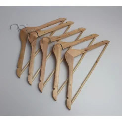 Holzkleiderbügel mit Steg 5er Pack ^ Peggy-Perfect Hot