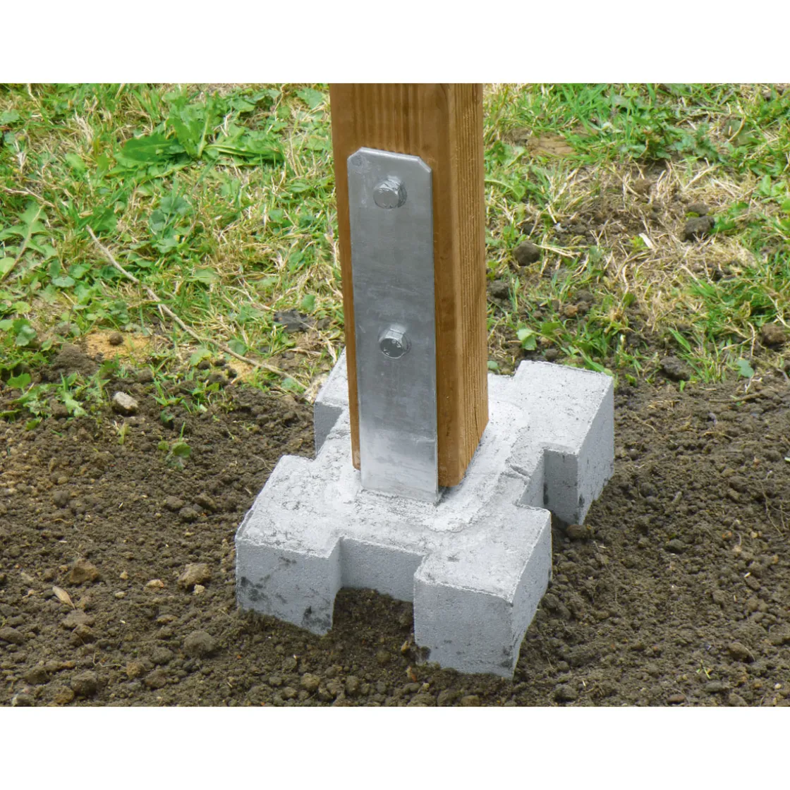 Pfostenfundamentstein 34x26,5x21,5 cm ^ Diephaus