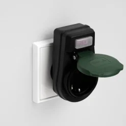 Außensteckdose mit Schalter IP44 schwarz/grün ^ REV Ritter Discount