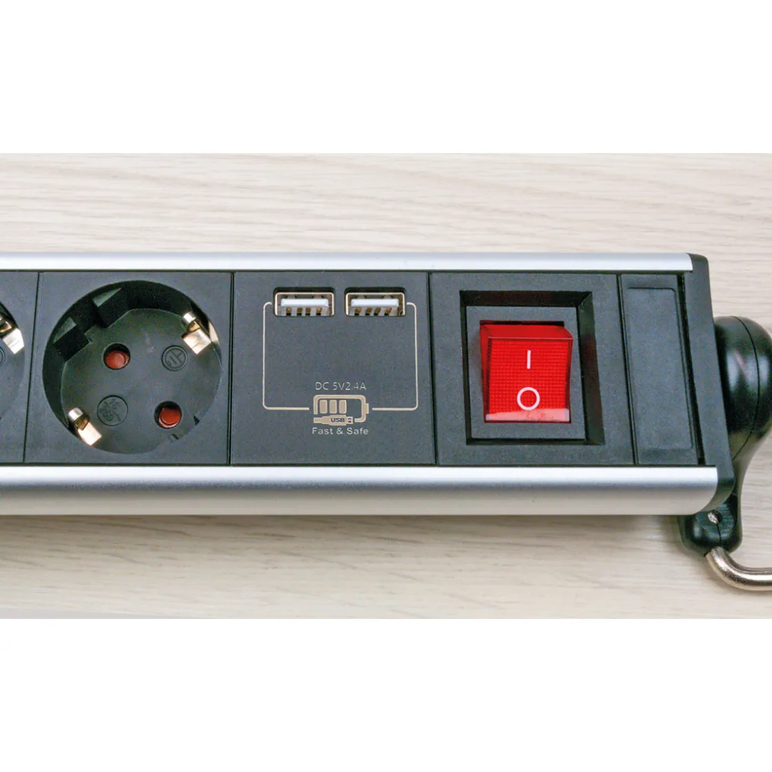 Steckdosenleiste 4-fach USB mitTischbefestigung ^ Schwaiger Online