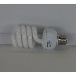 UV-B Kompaktlampe Tropic Pro Compact ^ Trixie Hot