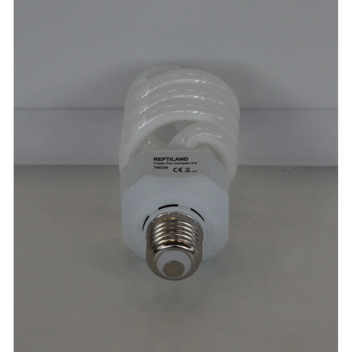 UV-B Kompaktlampe Tropic Pro Compact ^ Trixie Hot