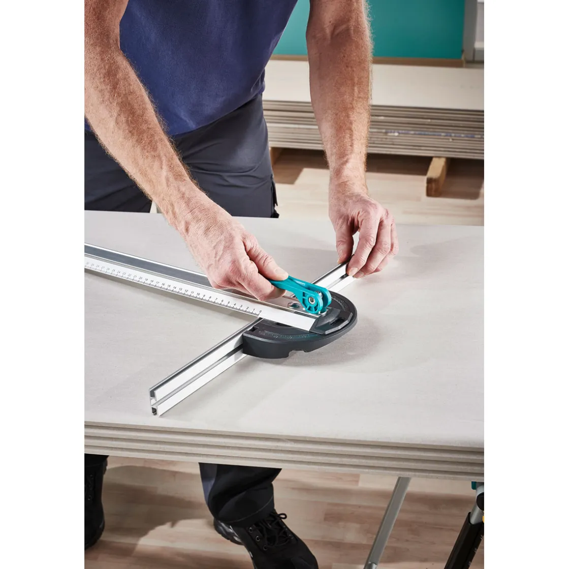 T-Schiene mit Parallelschneider ^ Wolfcraft Discount