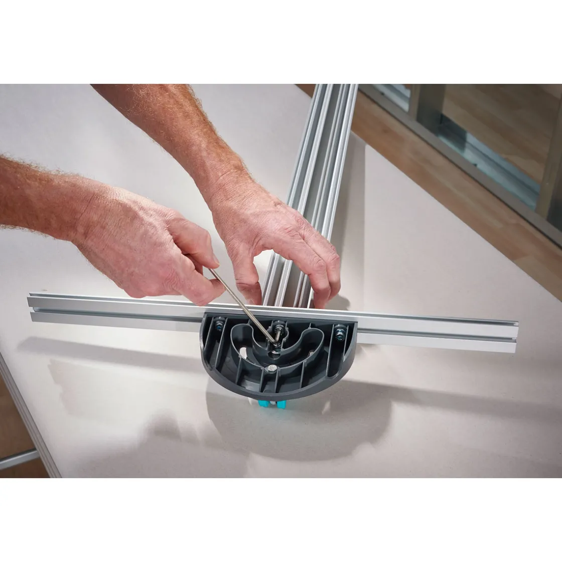 T-Schiene mit Parallelschneider ^ Wolfcraft Discount